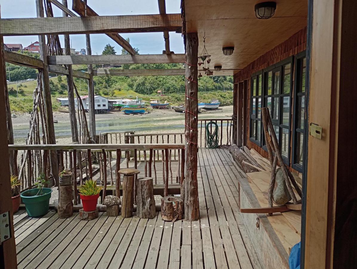 Hostal Palafito Waiwen Castro Bagian luar foto