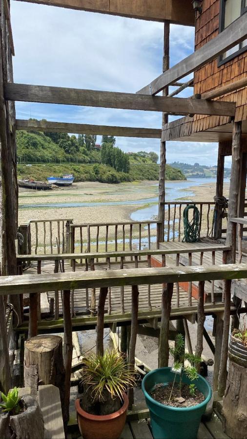 Hostal Palafito Waiwen Castro Bagian luar foto